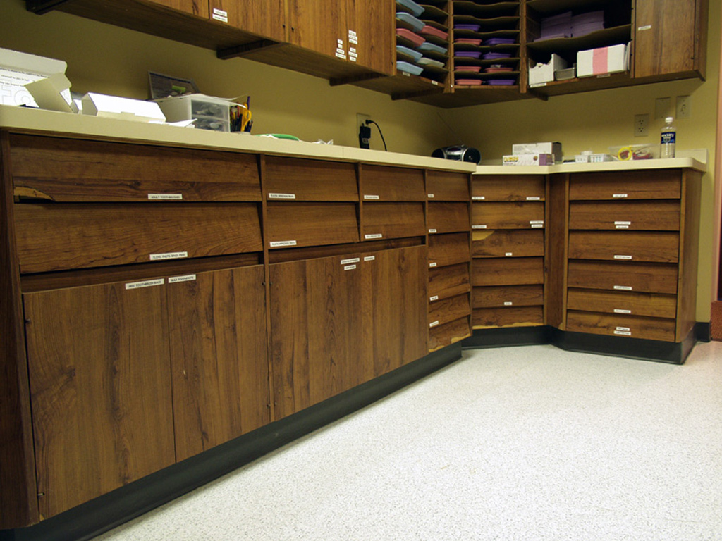 Cabinets Before Refacing